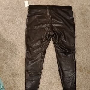 HUE Chocolate Brown Faux Leather Leggings